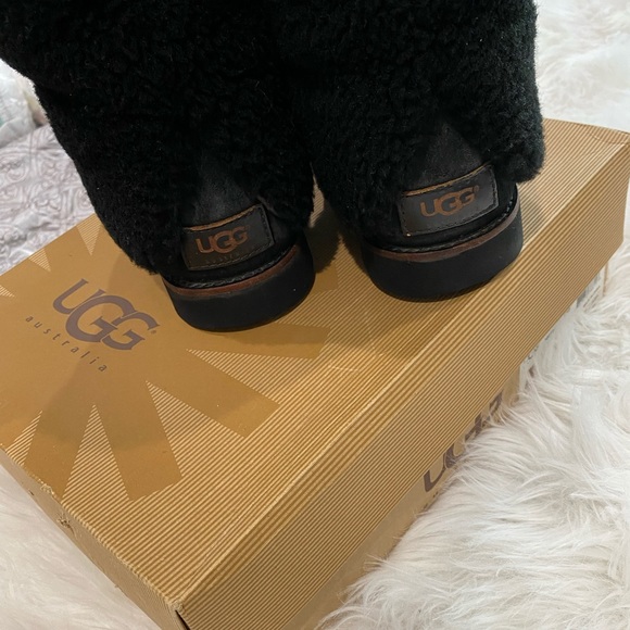 UGG Australia - Picture 3 of 11